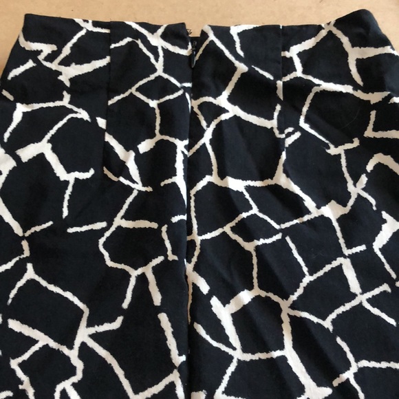 Ladies pencil skirt - Picture 2 of 3